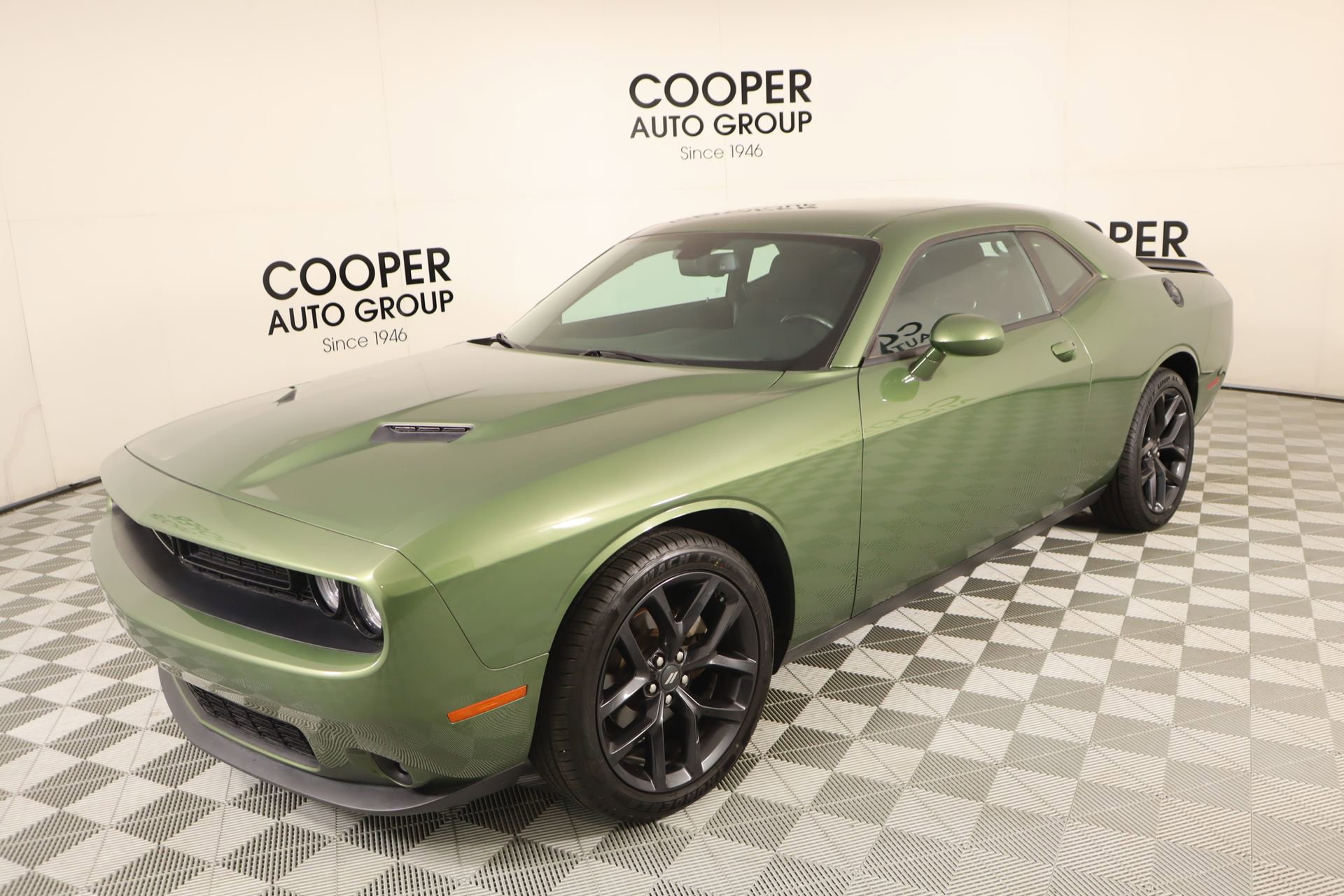 Used 2022 Dodge Challenger SXT w/ Blacktop Package image 9