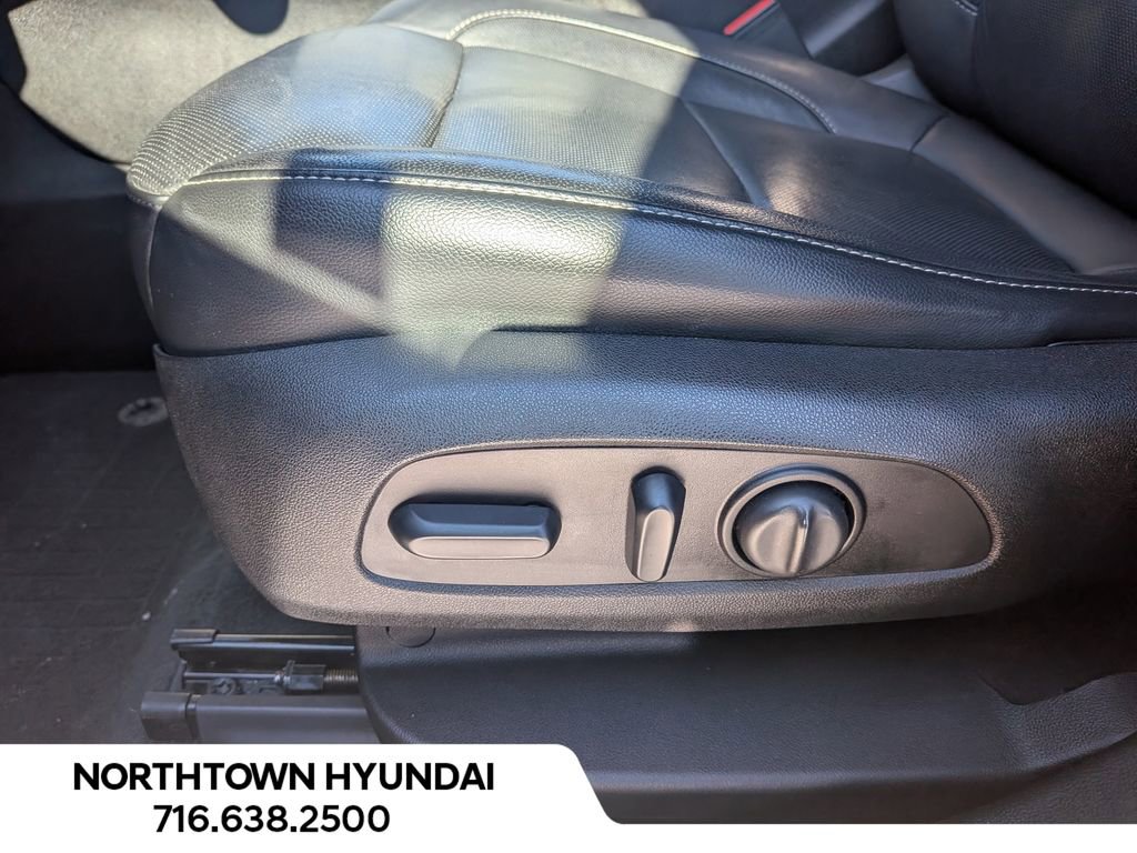 Used 2019 GMC Acadia SLT w/ Black Edition image 34