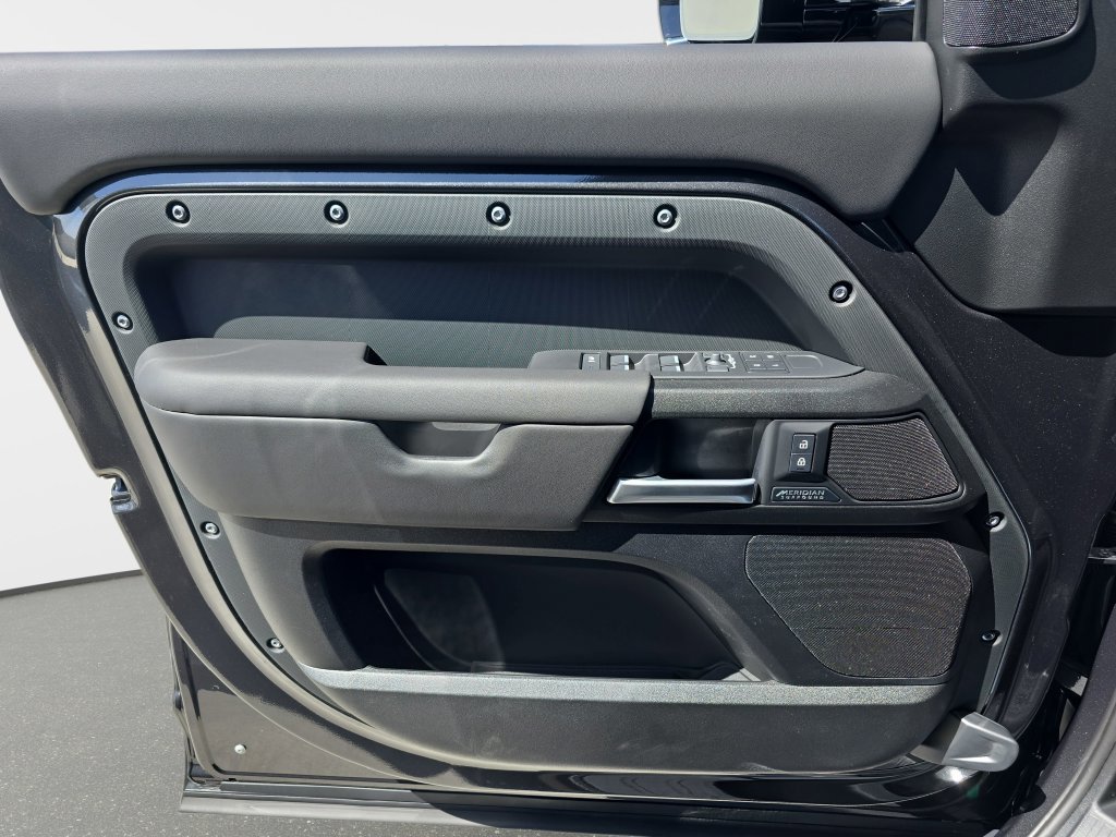 New 2026 Land Rover Defender 110 X AWD/4WD image 27