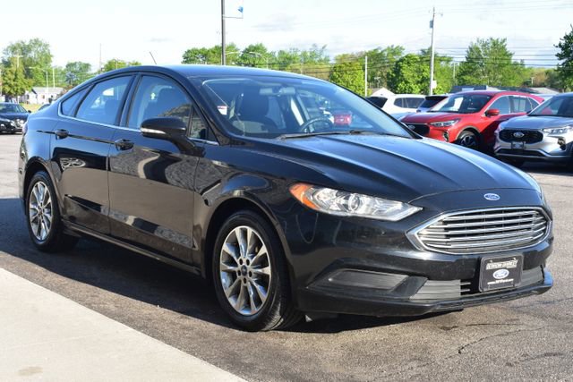 Used 2017 Ford Fusion SE w/ Fusion SE Technology Package FWD image 10