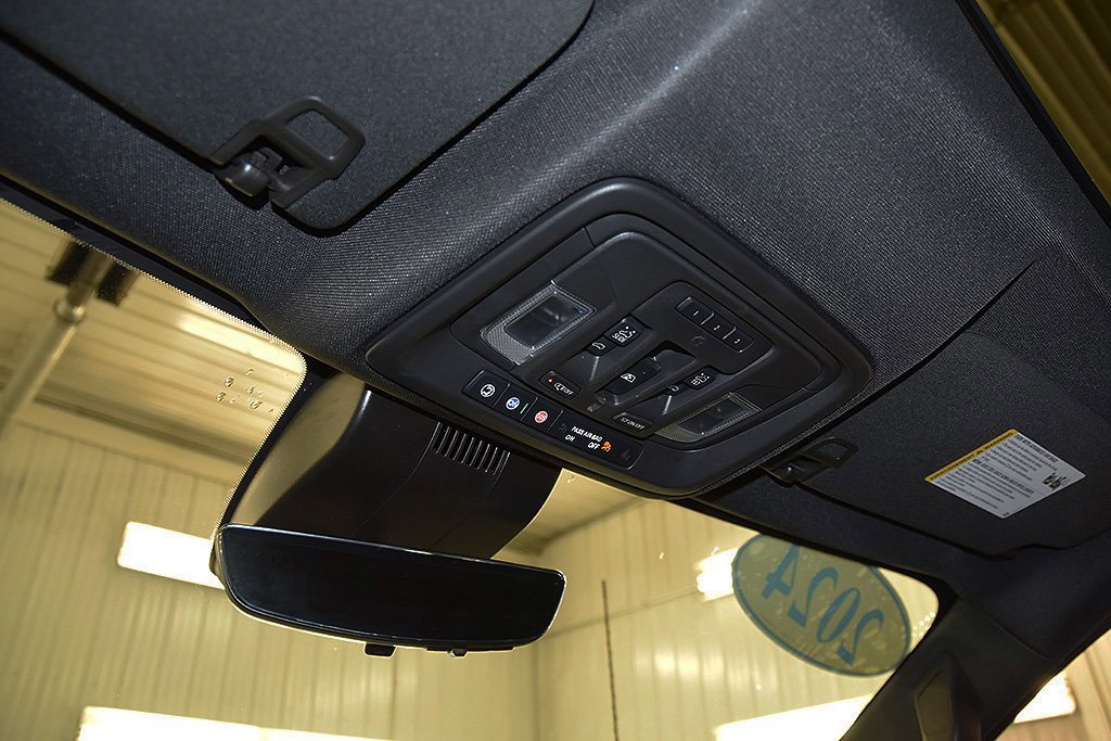 Used 2024 GMC Sierra 2500 AT4 w/ AT4 Premium Plus Package image 28