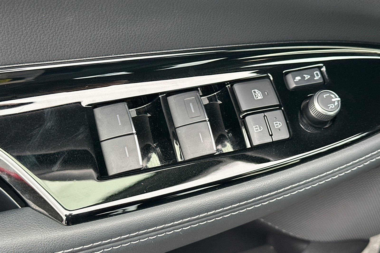 Certified 2021 Toyota Mirai w/ Advanced Technology Package RWD image 14