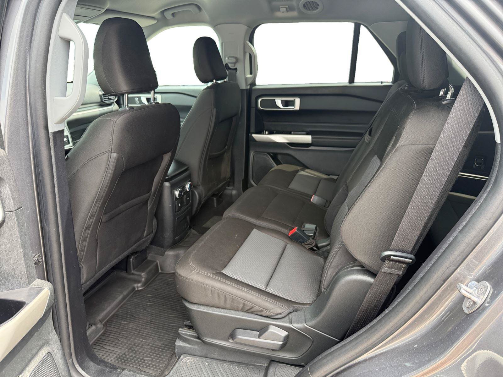 Used 2022 Ford Explorer XLT AWD/4WD image 19