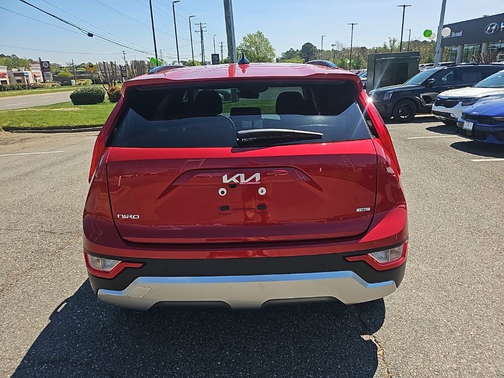 Used 2025 Kia Niro EX image 7
