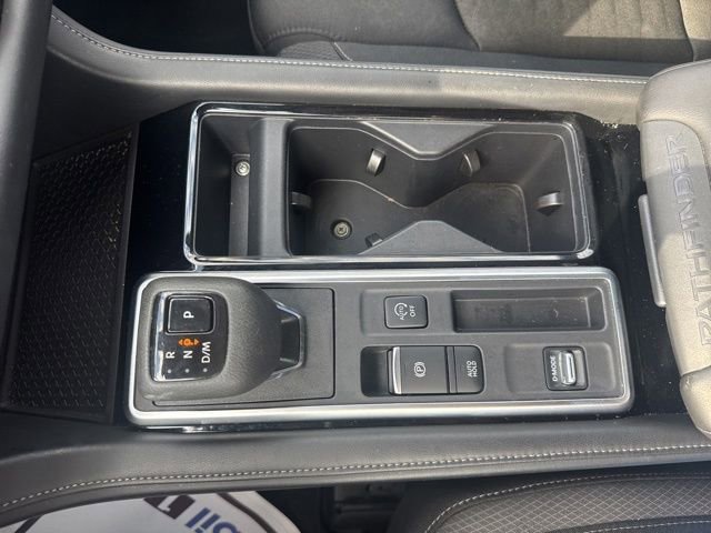 Used 2025 Nissan Pathfinder SV FWD image 24