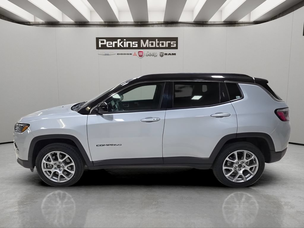 Certified 2025 Jeep Compass Limited AWD/4WD image 9