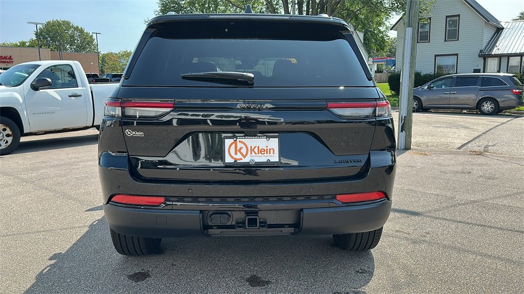 New 2025 Jeep Grand Cherokee Limited w/ Black Appearance Package image 7