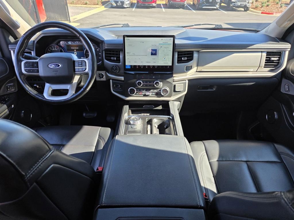 Used 2022 Ford Expedition XLT image 25