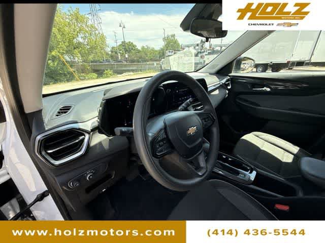 Used 2025 Chevrolet TrailBlazer LS w/ LS Convenience Package FWD image 10