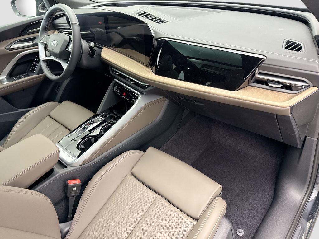 Used 2025 Audi Q5 Premium Plus w/ Premium Plus image 17