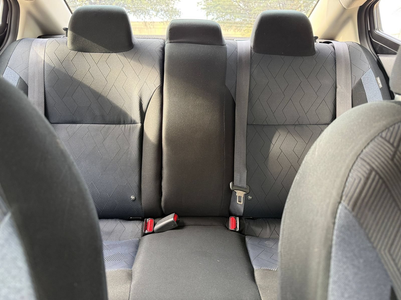 Used 2025 Nissan Versa SV FWD image 33