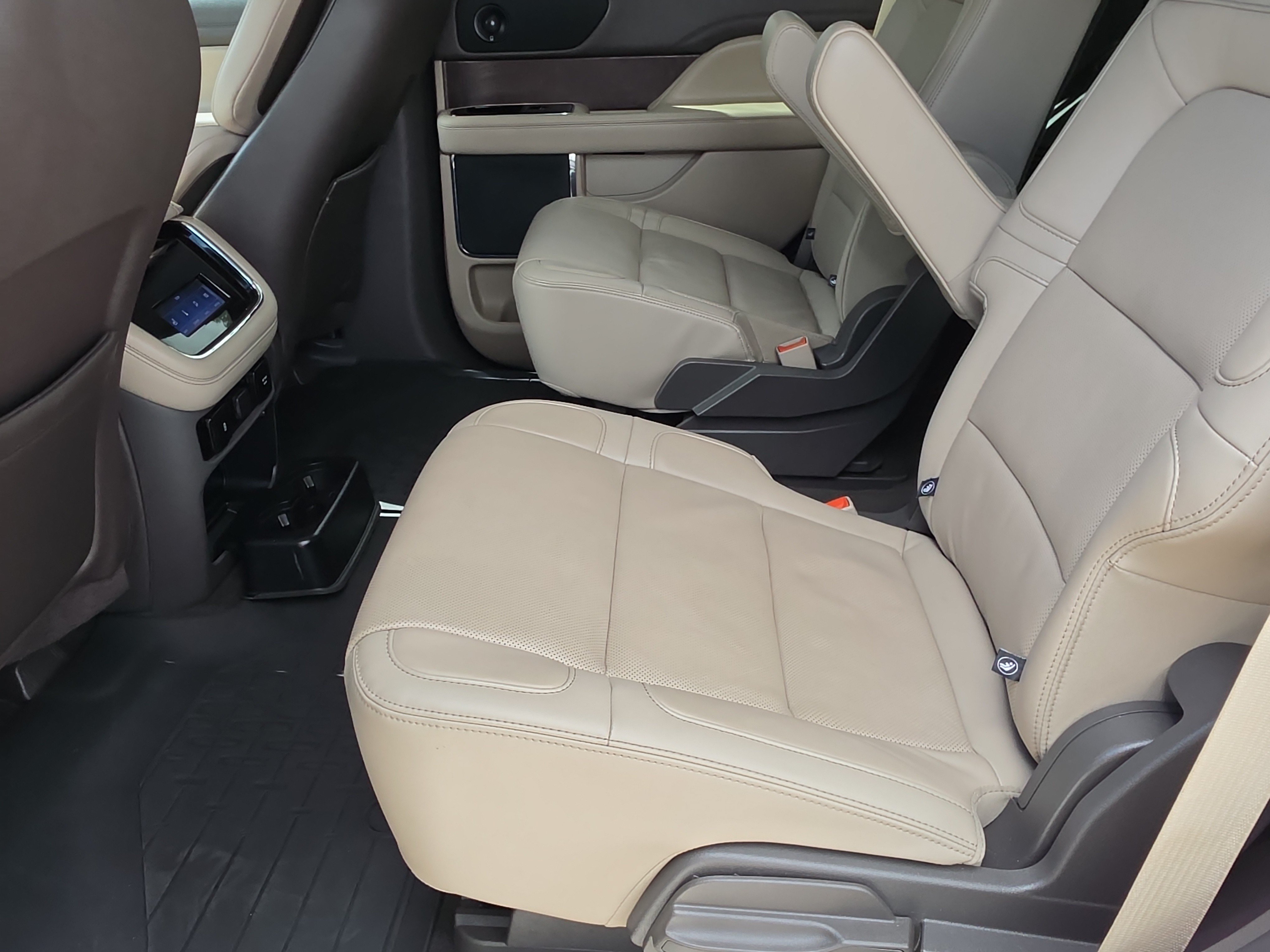 Used 2024 Lincoln Navigator Reserve AWD/4WD image 17