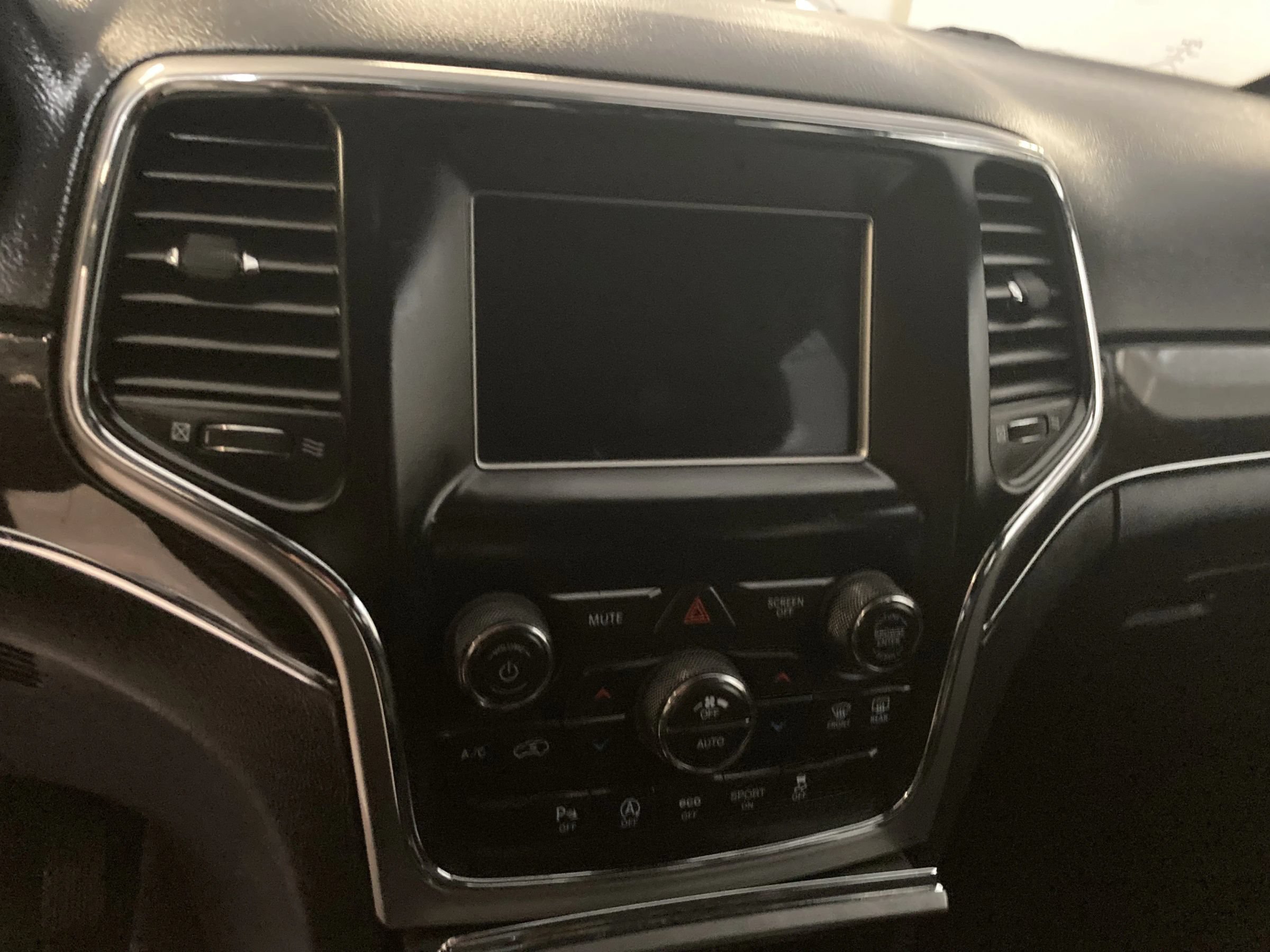 Used 2018 Jeep Grand Cherokee Limited AWD/4WD image 30