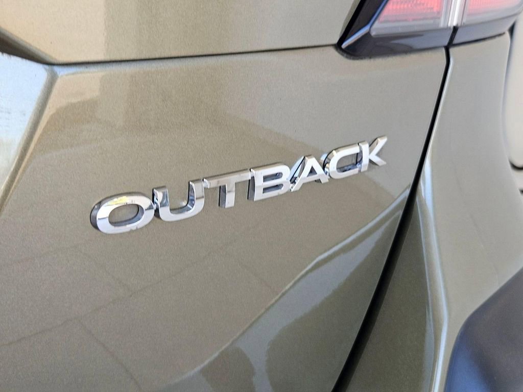 Used 2023 Subaru Outback Premium AWD/4WD image 27
