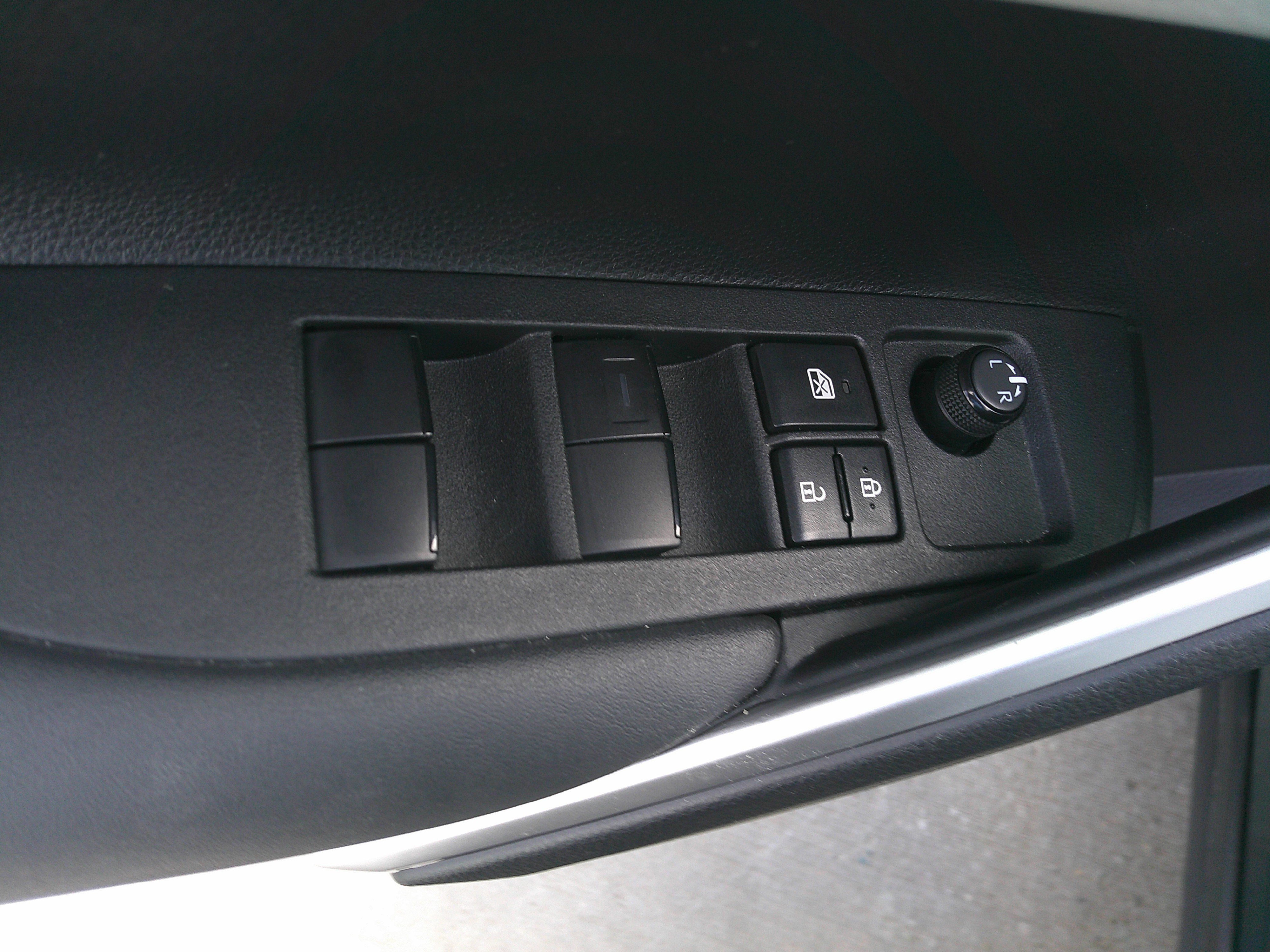 Used 2023 Toyota Corolla Cross L image 18