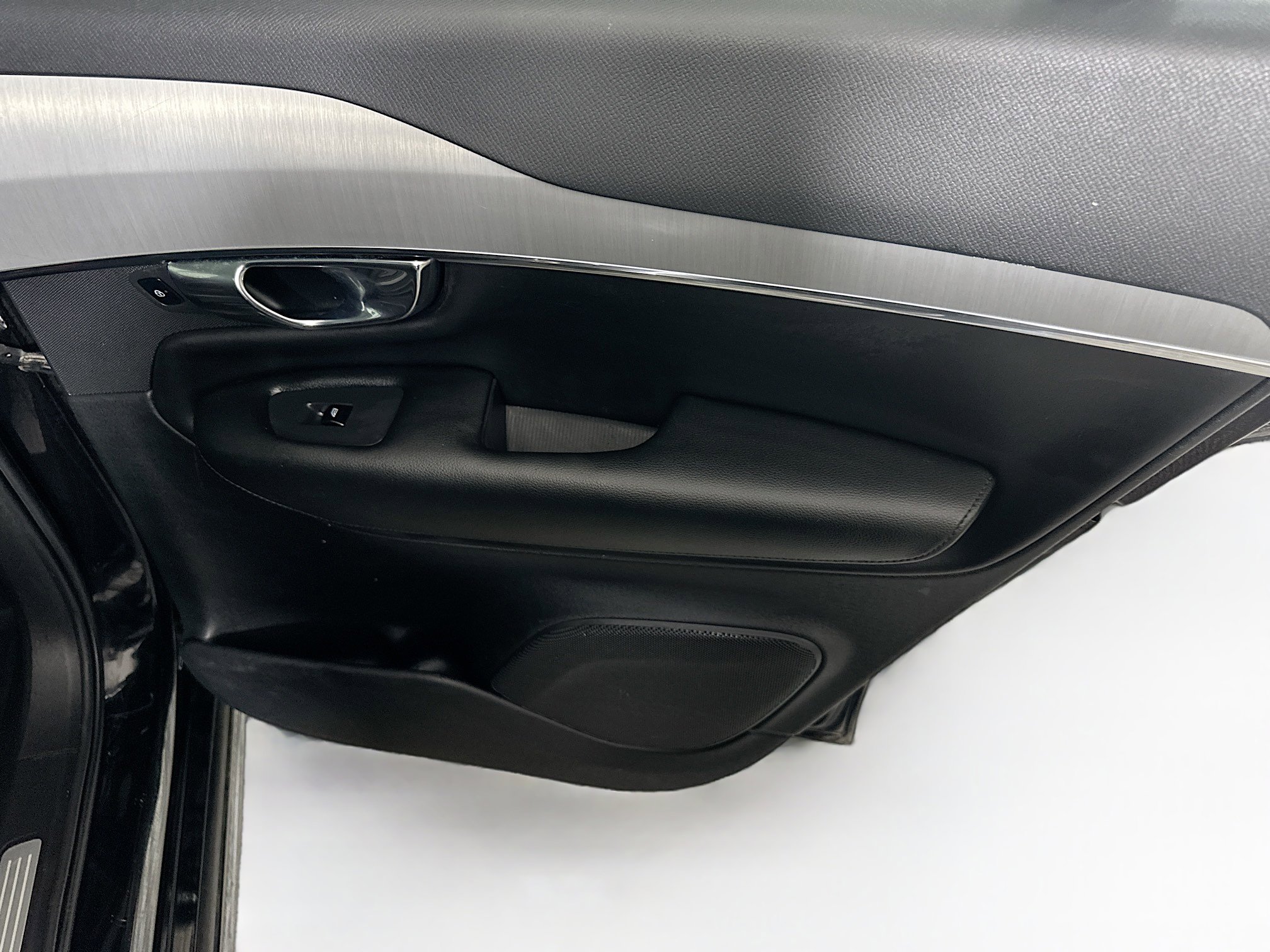 Used 2021 Volvo XC90 T5 Momentum w/ Protection Package Premier image 30