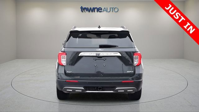 Used 2023 Ford Explorer XLT w/ Equipment Group 202A image 3