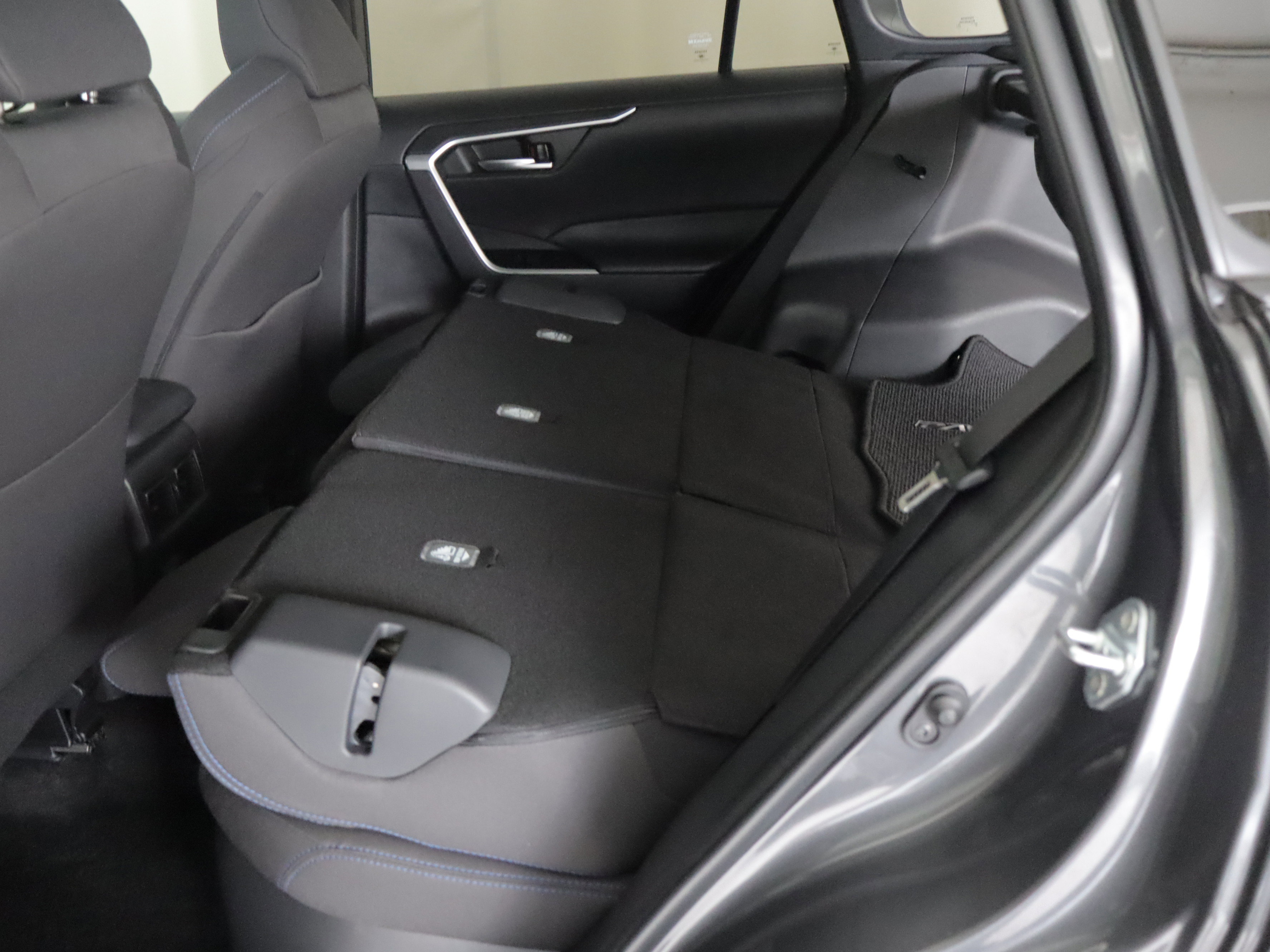 Used 2024 Toyota RAV4 SE w/ Weather Package AWD/4WD image 20