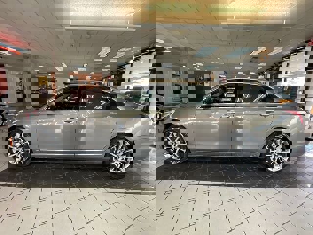 Used 2017 Cadillac CT6 Luxury image 2