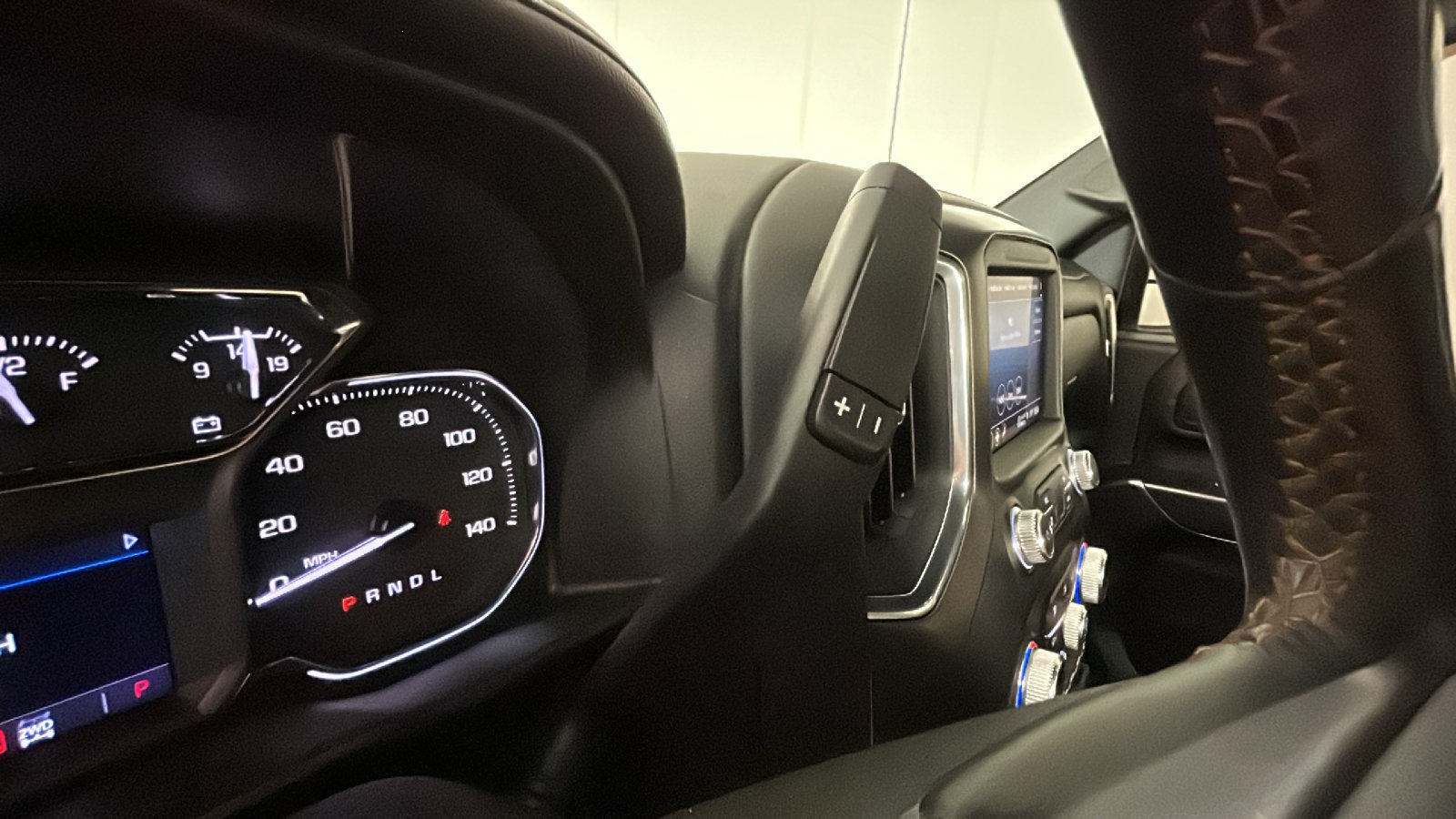 Used 2022 GMC Sierra 3500 AT4 AWD/4WD image 25