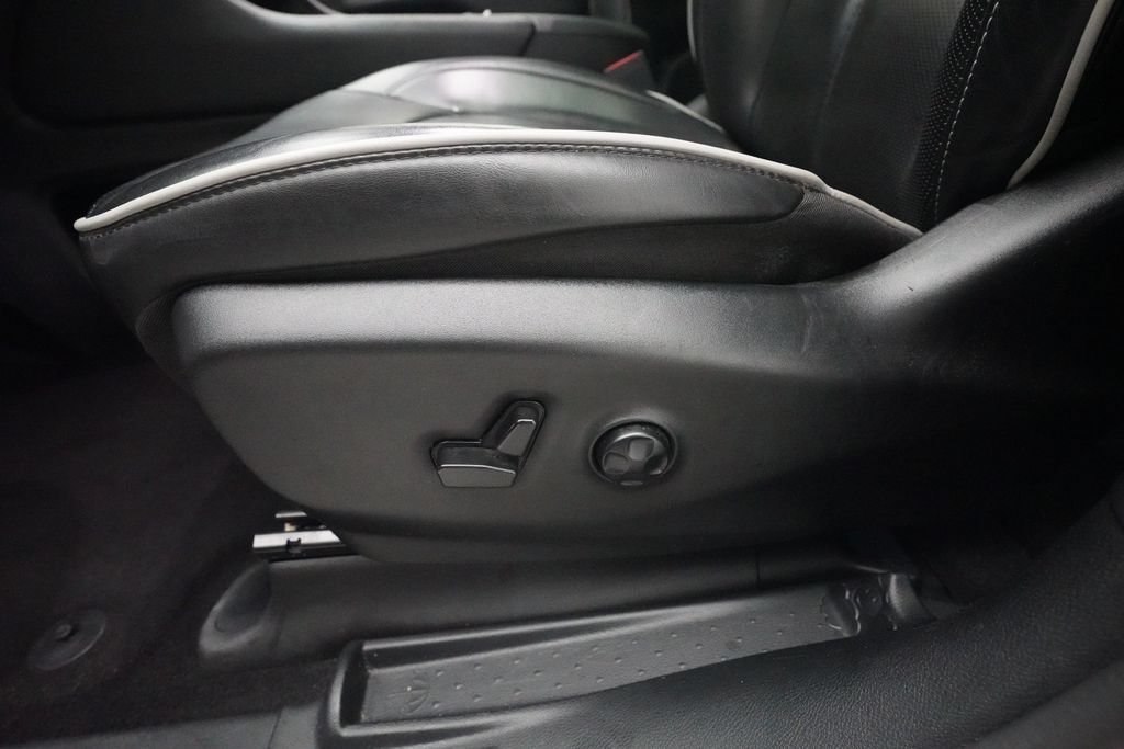 Used 2025 Chrysler Pacifica Limited FWD image 29