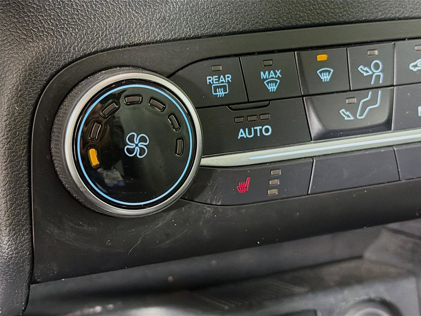 Used 2020 Ford Escape SE AWD/4WD image 19