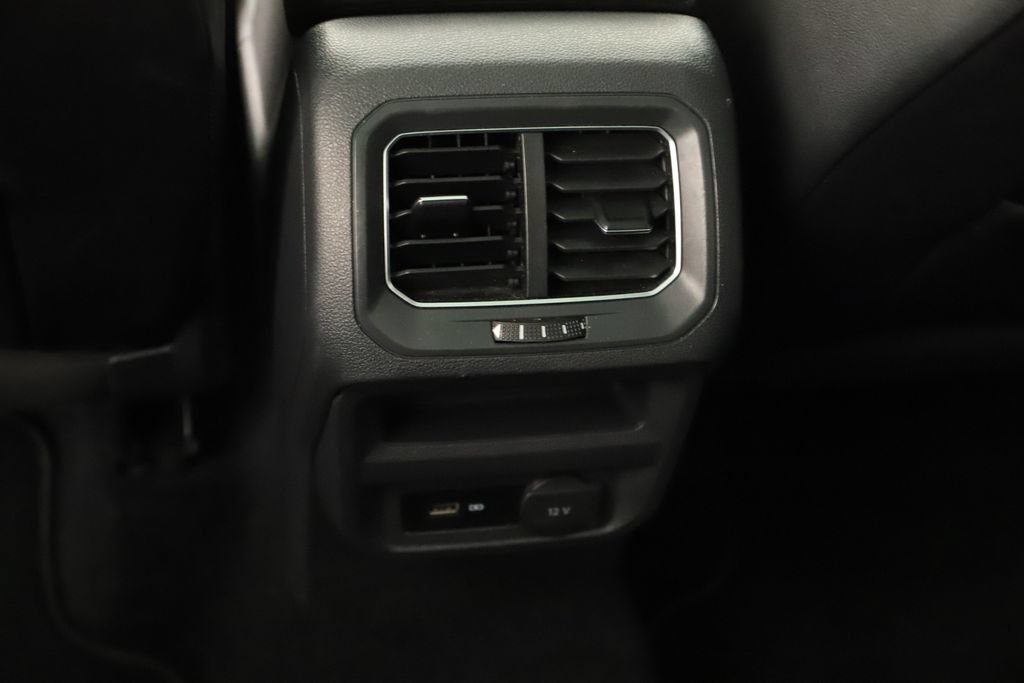 Used 2018 Volkswagen Tiguan SE w/ Panoramic Sunroof Package AWD/4WD image 22