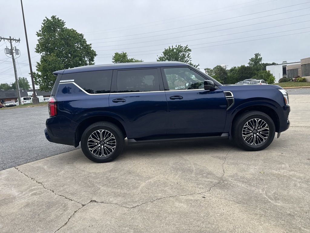 Used 2025 Nissan Armada SL AWD/4WD image 5