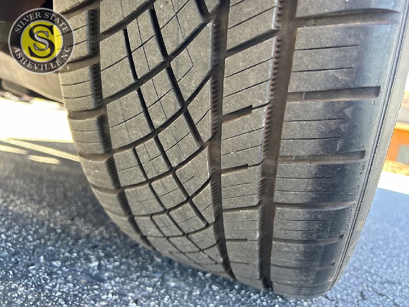 Used 2005 Chrysler Crossfire Limited image 10