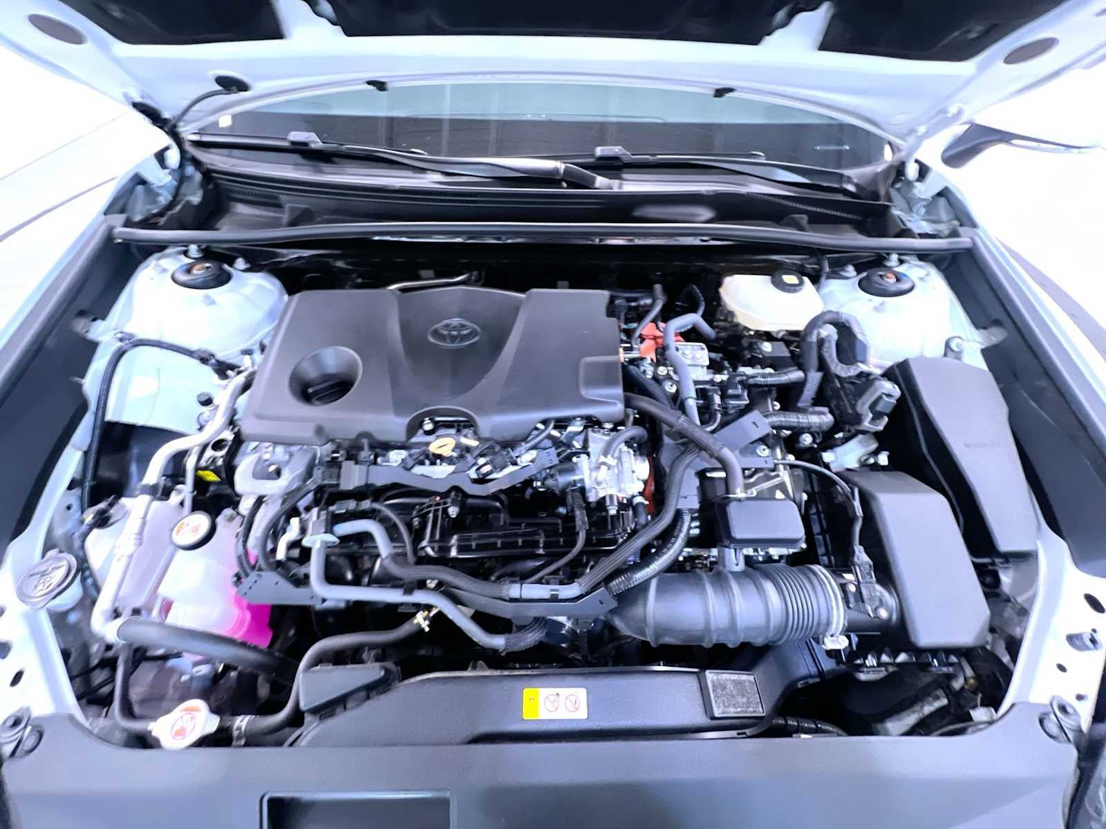 Used 2025 Toyota Camry SE FWD image 11