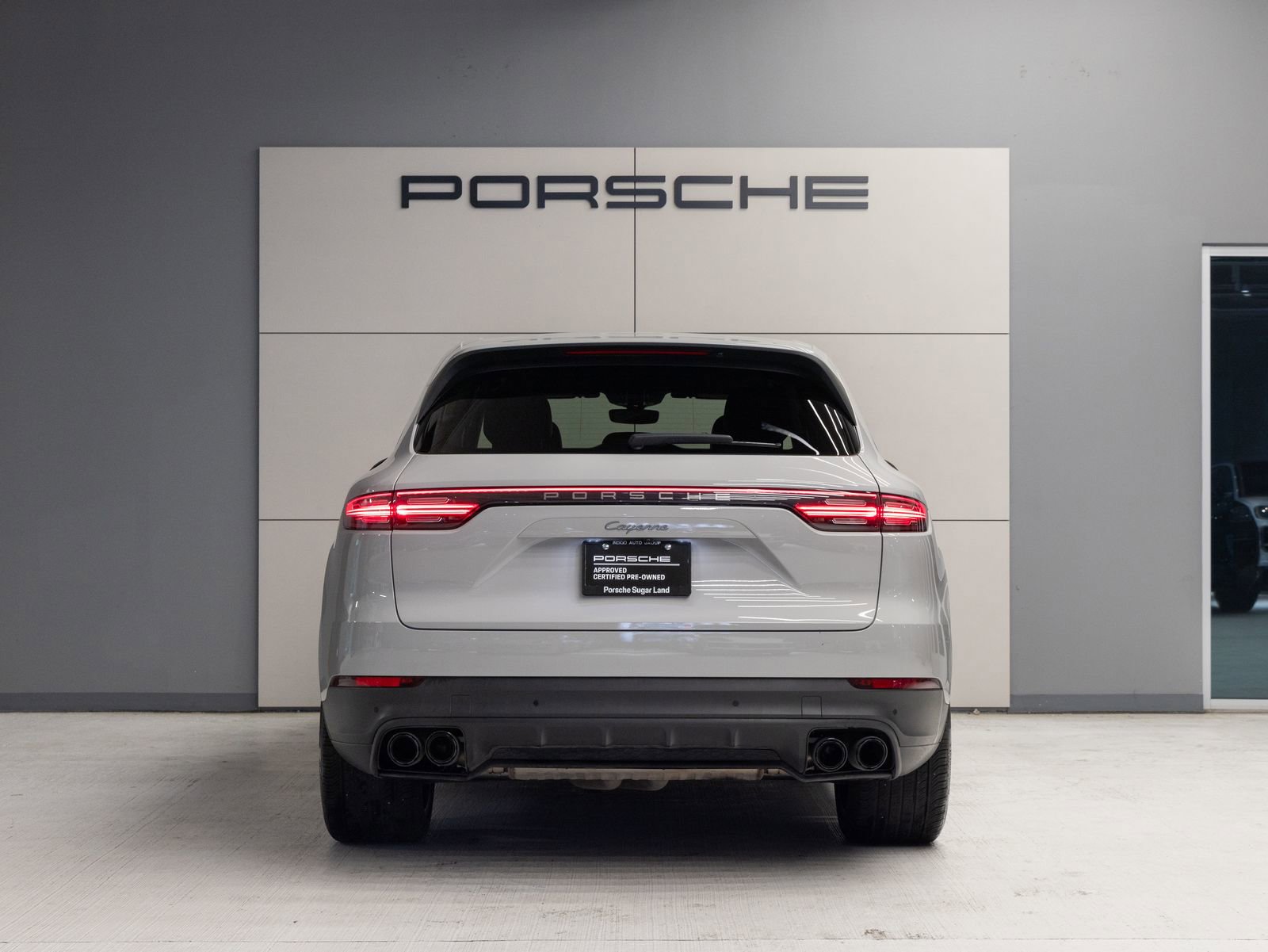 Certified 2023 Porsche Cayenne Platinum Edition AWD/4WD image 6