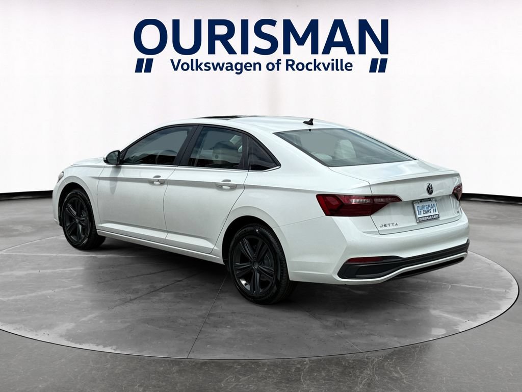 Used 2023 Volkswagen Jetta SE FWD image 4