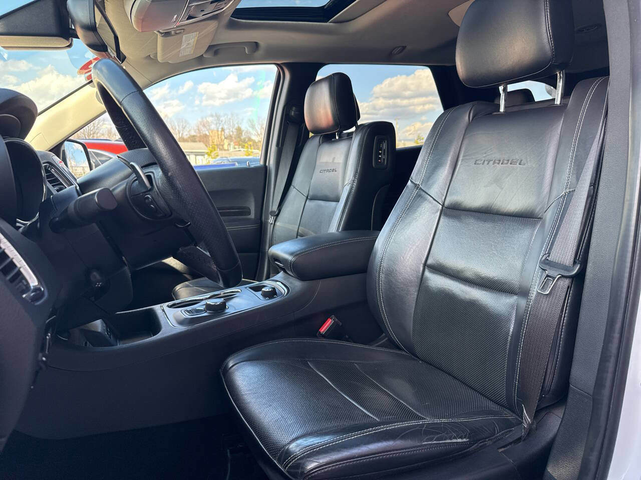 Used 2015 Dodge Durango Citadel w/ Technology Group AWD/4WD image 11
