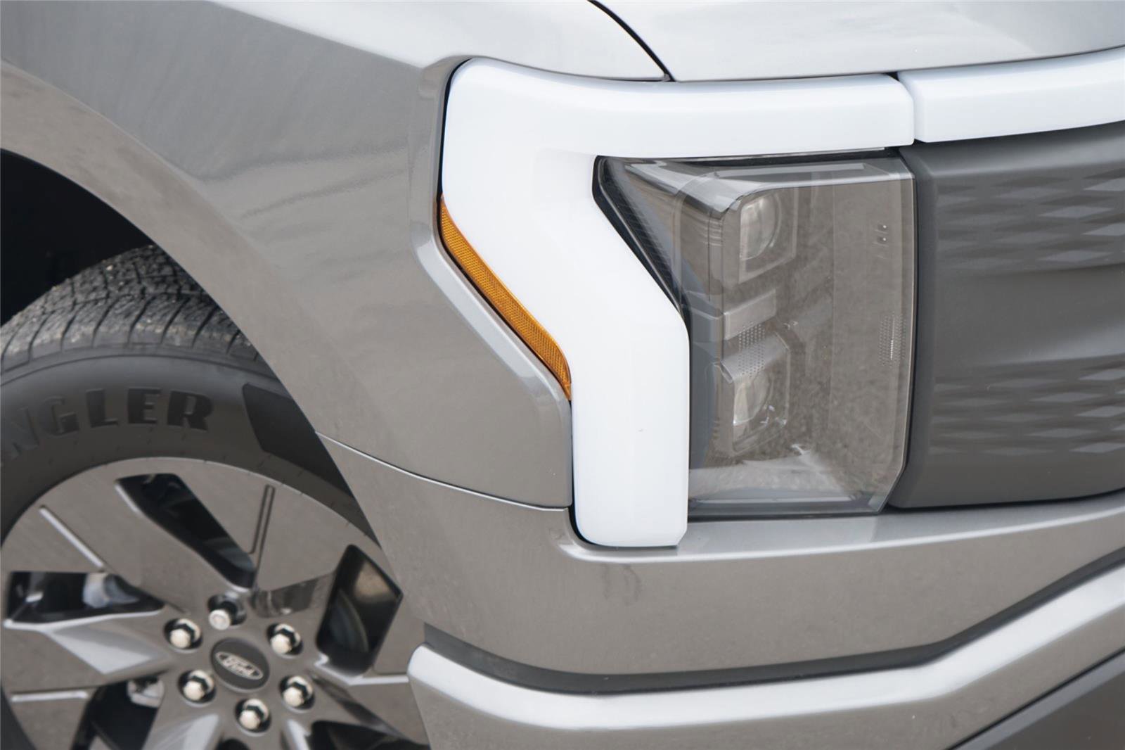 Used 2024 Ford F150 Lightning Flash AWD/4WD image 3