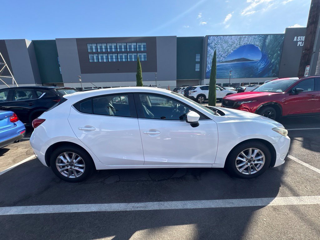 Used 2016 MAZDA MAZDA3 i Sport w/ Preferred Equipment Package FWD image 4