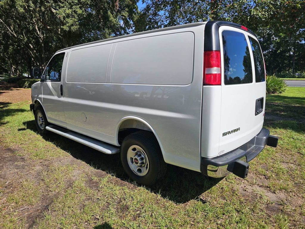 Used 2025 GMC Savana 2500 w/ Driver Convenience Package RWD image 5