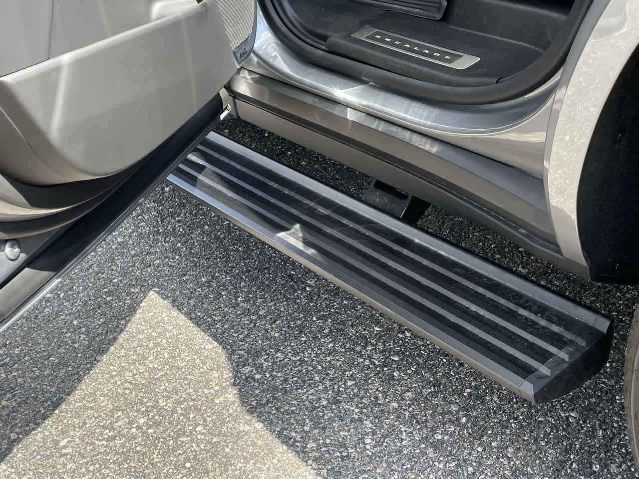 Certified 2026 Cadillac Escalade Luxury w/ LPO, Floor Liner Package AWD/4WD image 48