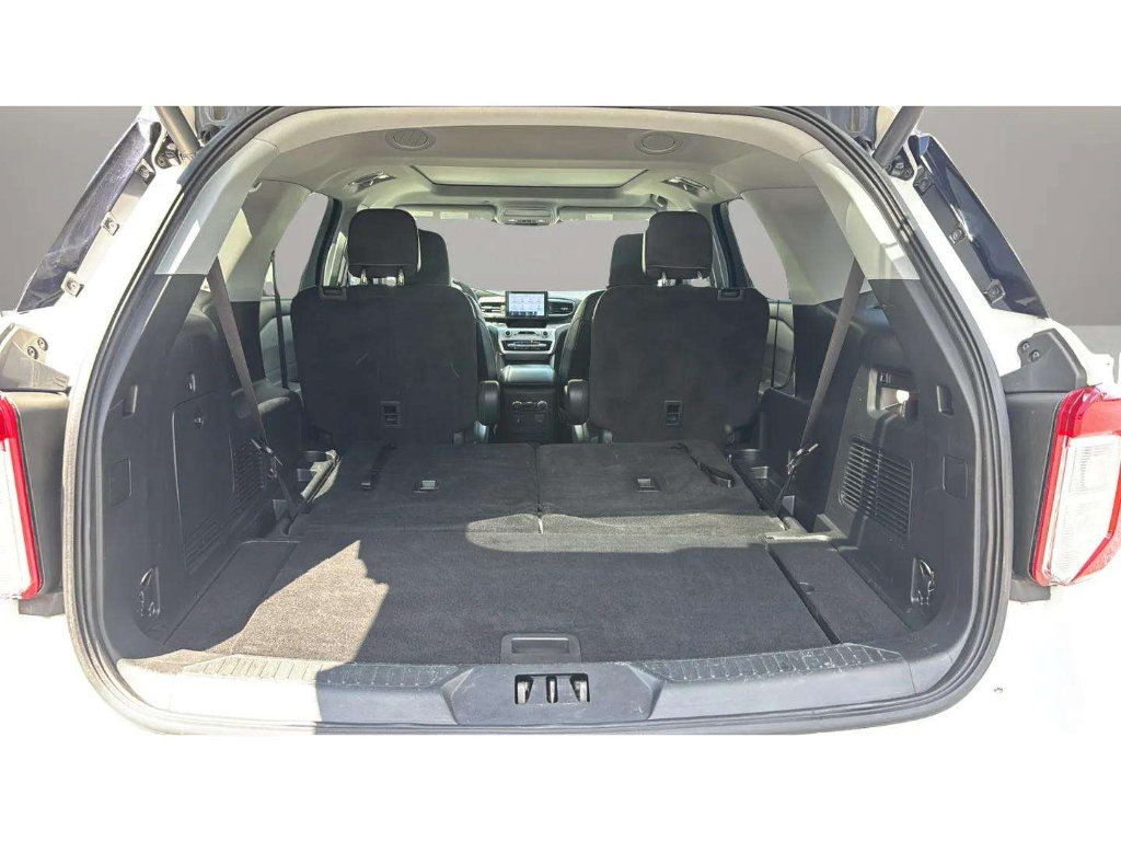 Used 2023 Ford Explorer XLT w/ Equipment Group 202A AWD/4WD image 9