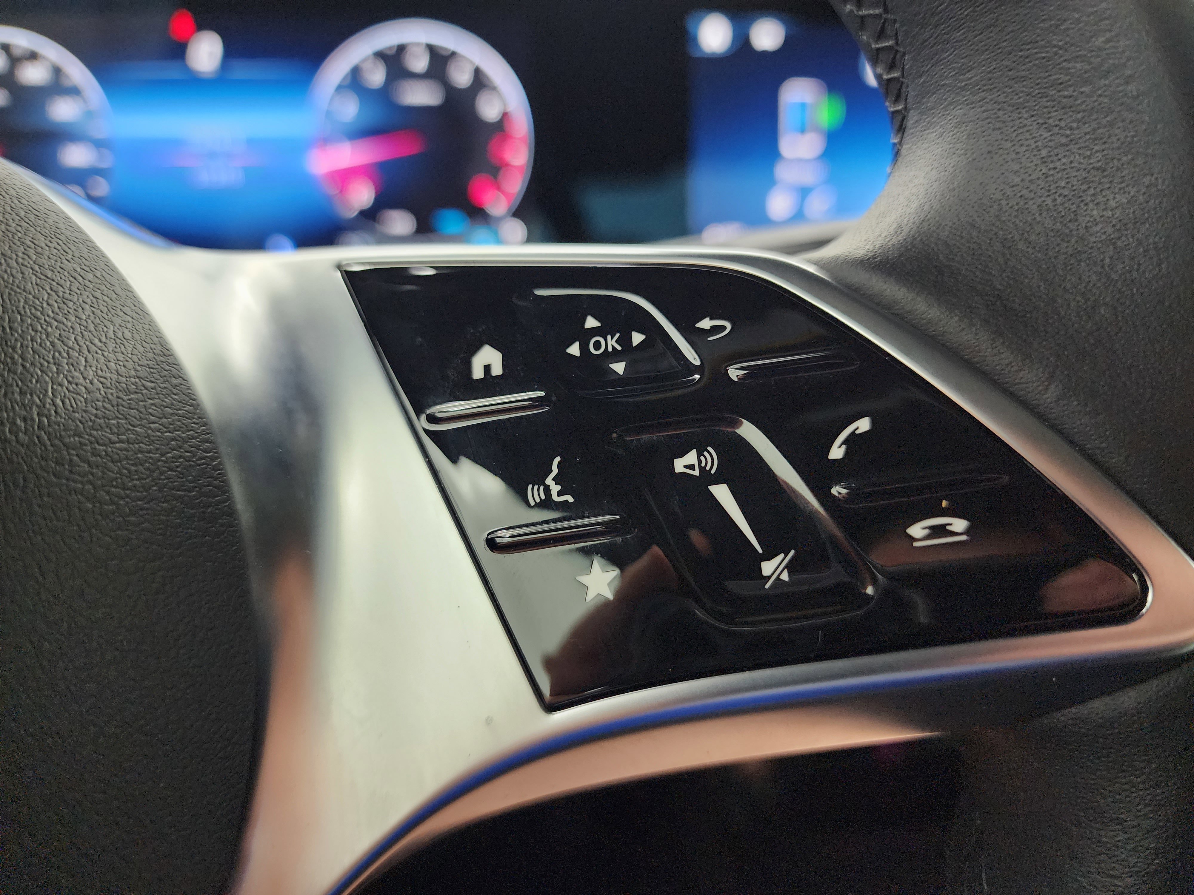 Used 2025 Mercedes-Benz CLA 250 4MATIC image 13