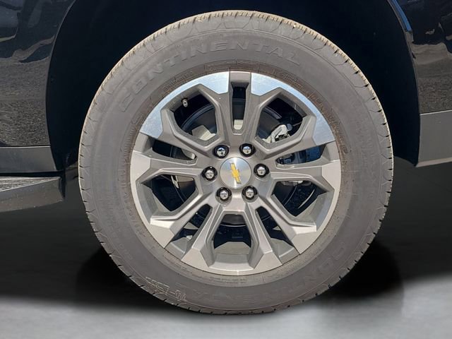 New 2026 Chevrolet Suburban LS RWD image 32