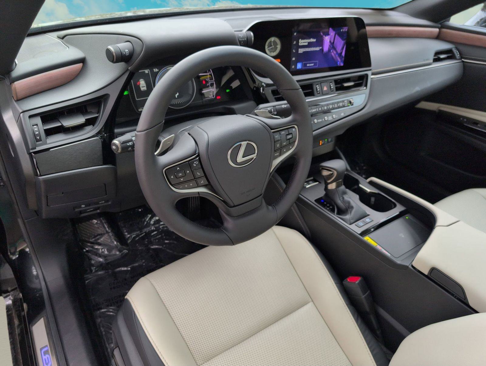 Used 2025 Lexus ES 300h w/ Premium Package image 14