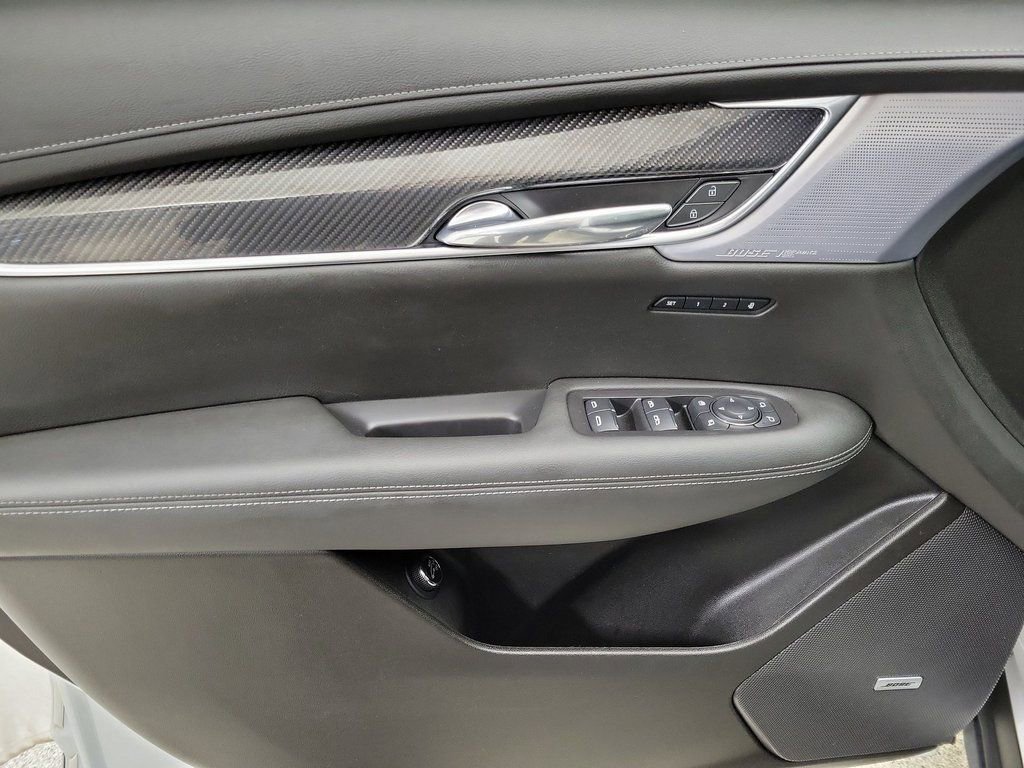 Certified 2024 Cadillac XT6 Sport w/ LPO, Onyx Lite Package image 19