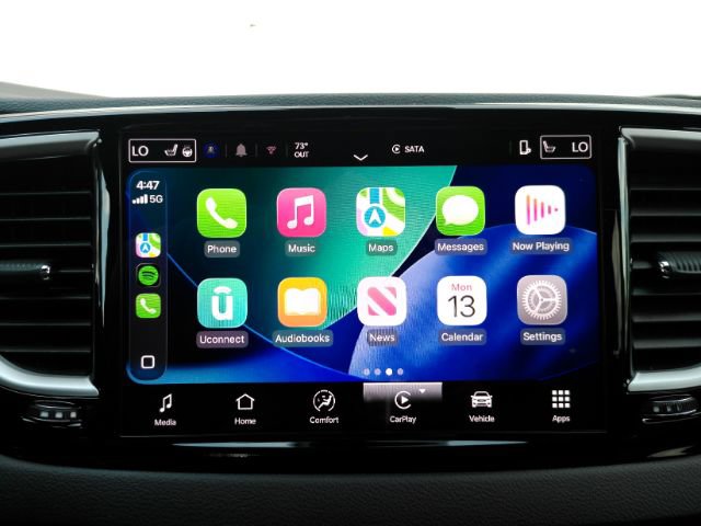 Used 2025 Chrysler Pacifica Select FWD image 9
