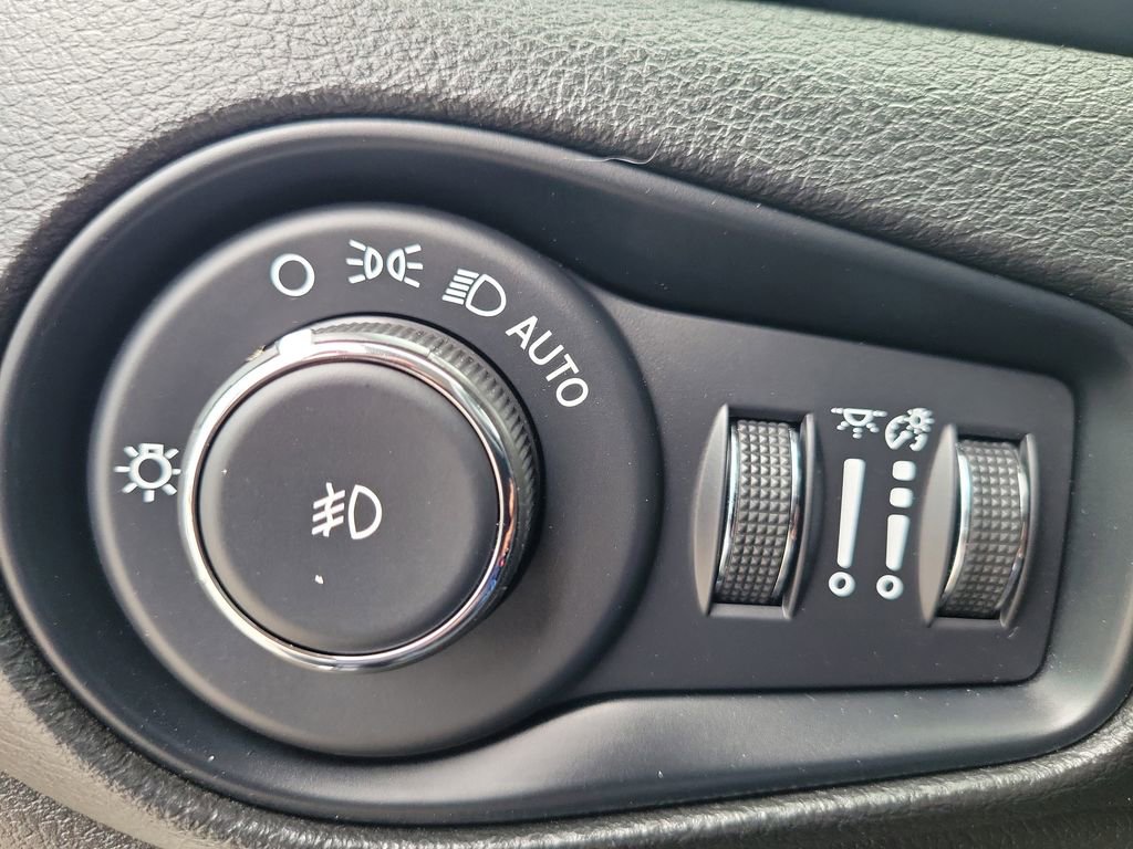 Used 2023 Jeep Renegade Latitude image 26