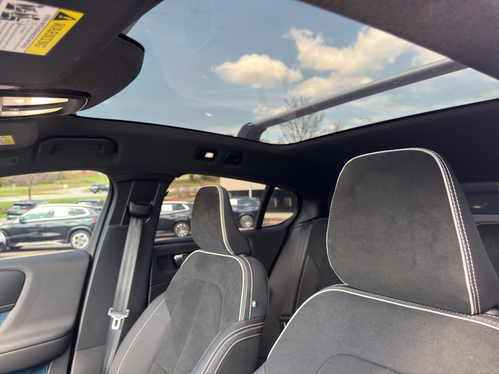 Used 2023 Volvo C40 P8 Recharge Ultimate image 14