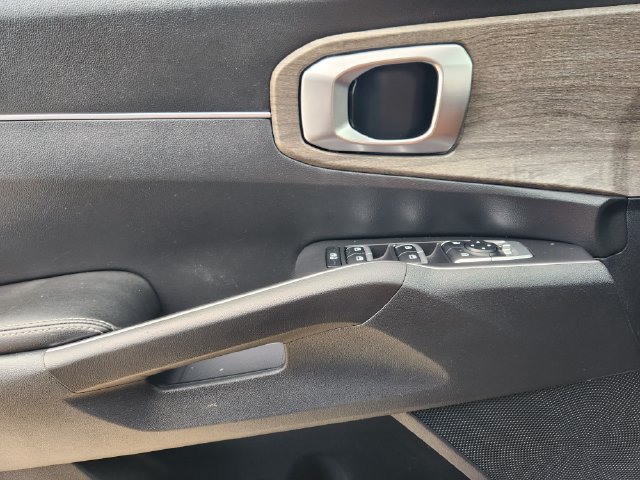 Used 2023 Kia Sorento S w/ Panoramic Sunroof Package AWD/4WD image 25