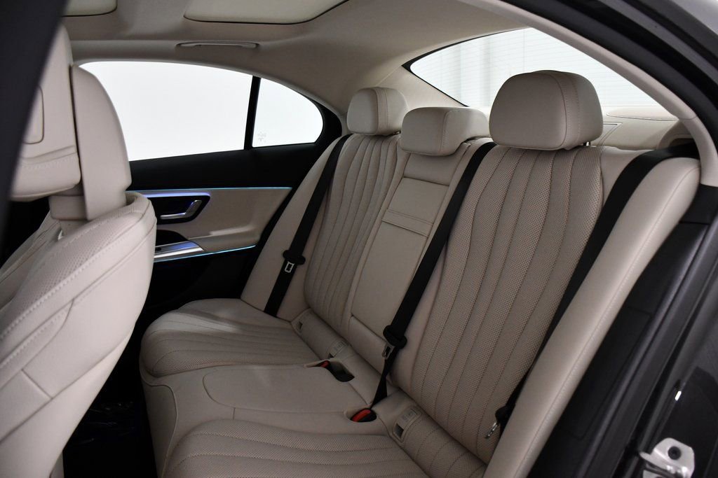New 2026 Mercedes-Benz E 350 4MATIC Sedan image 18