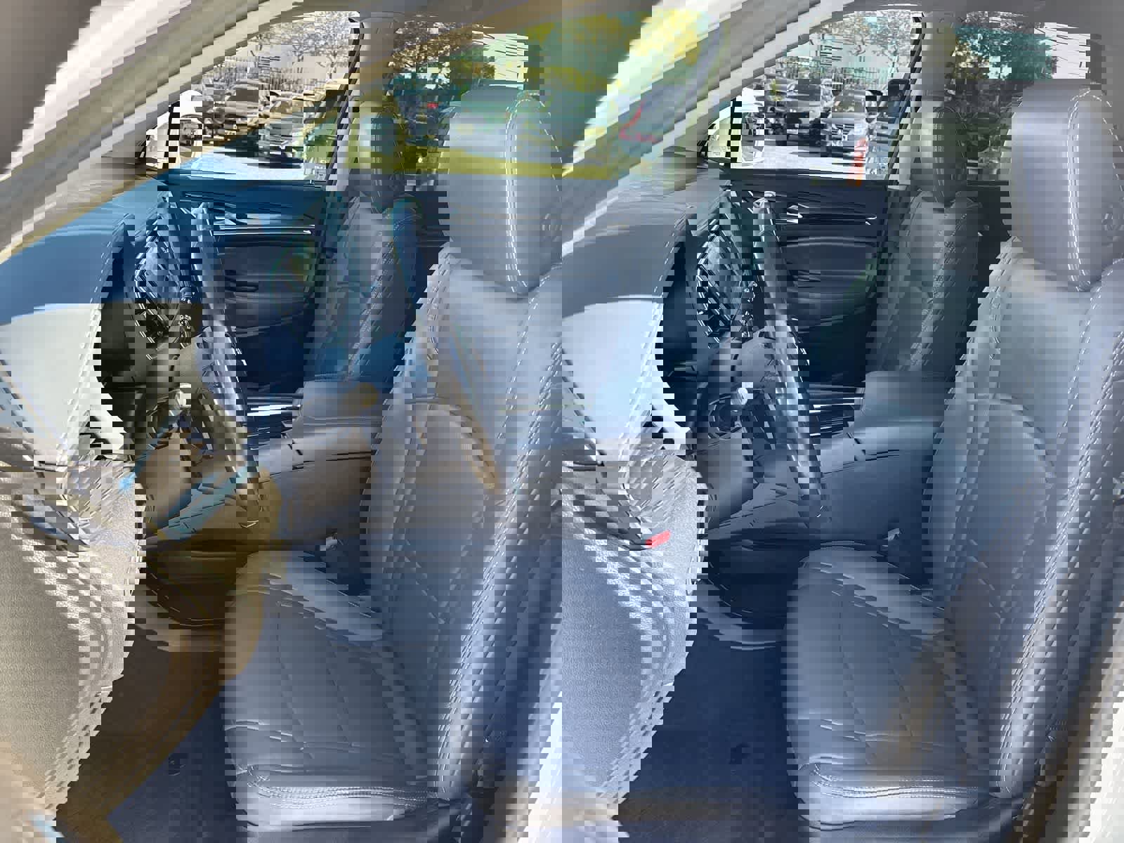 Used 2019 Buick Enclave Essence image 10