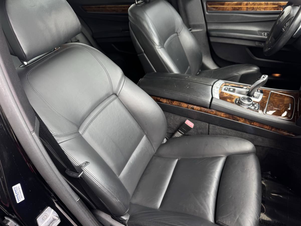 Used 2014 BMW 750Li RWD image 24