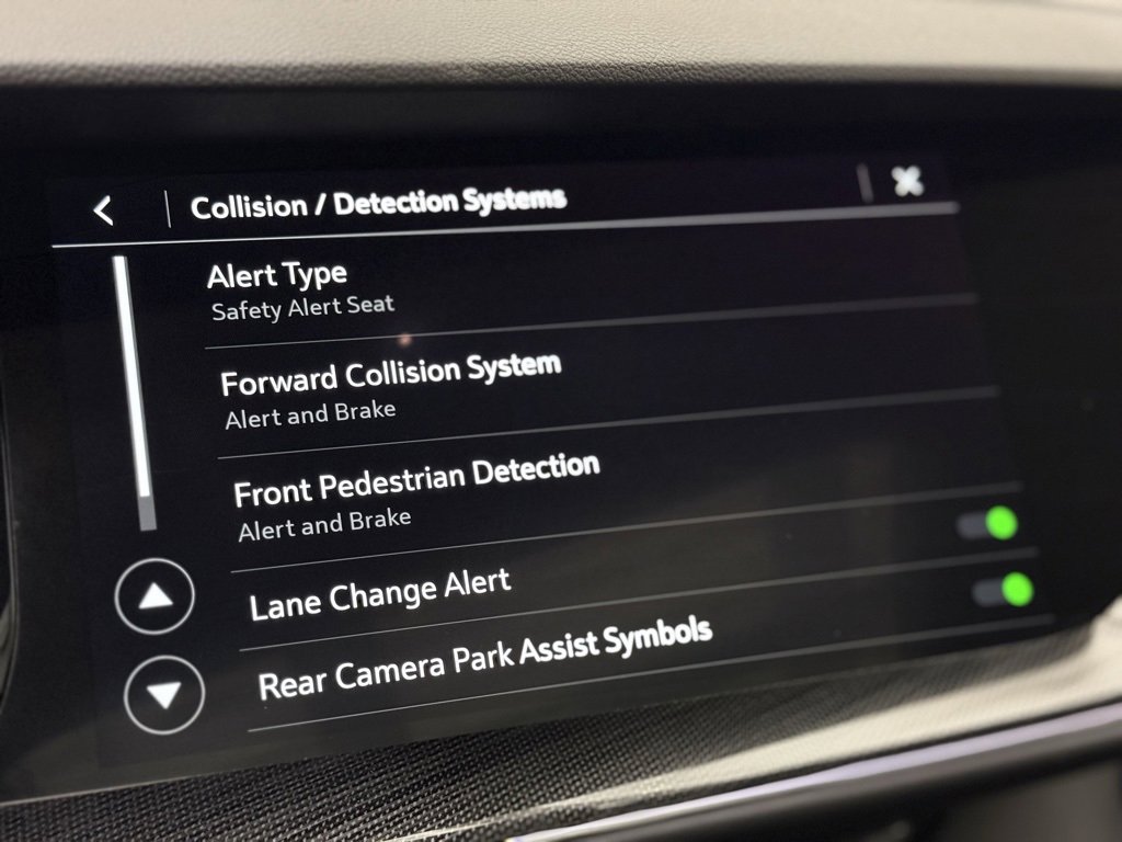 Used 2023 Buick Envision Essence w/ Sport Touring Package image 8